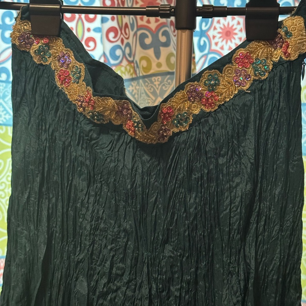 Embellished Green Midi Skirt with side zipper - Picture 2 of 8